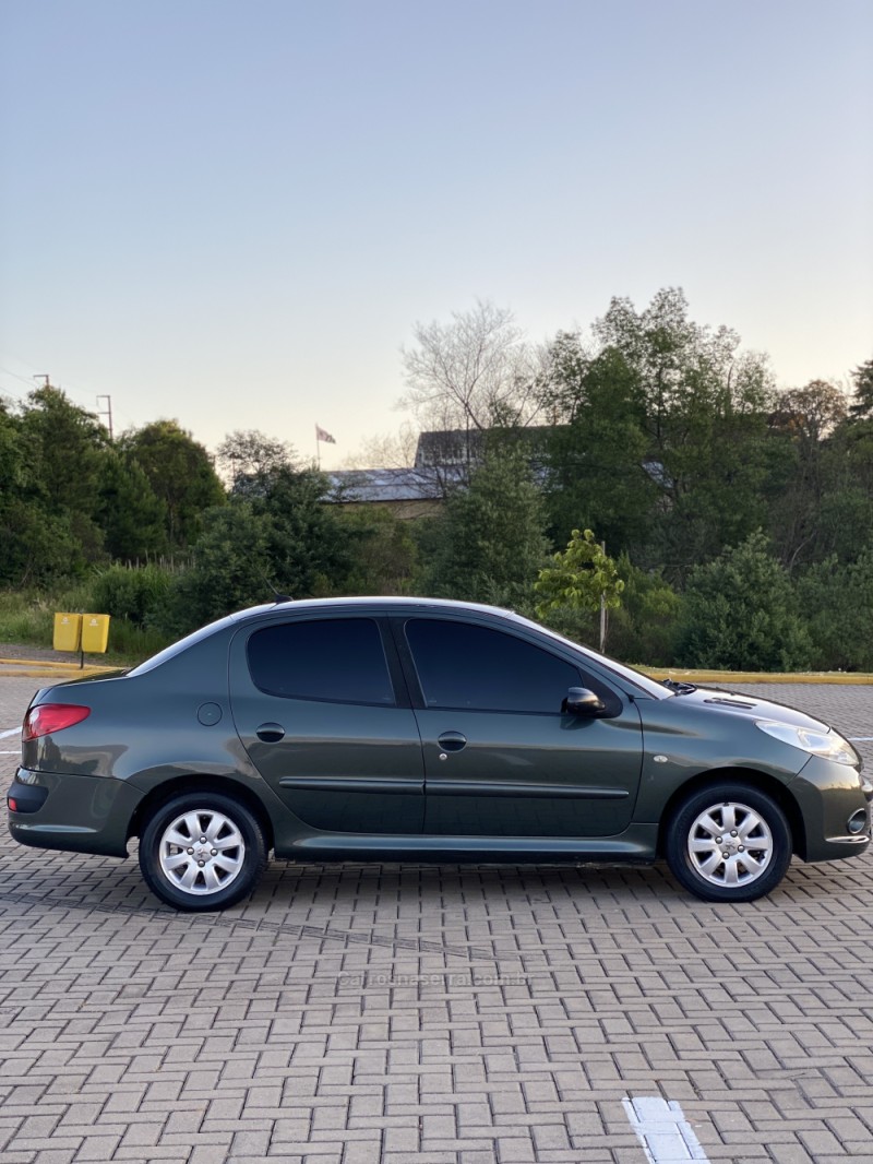 207 1.4 SEDAN XR PASSION 8V FLEX 4P MANUAL - 2010 - CAXIAS DO SUL