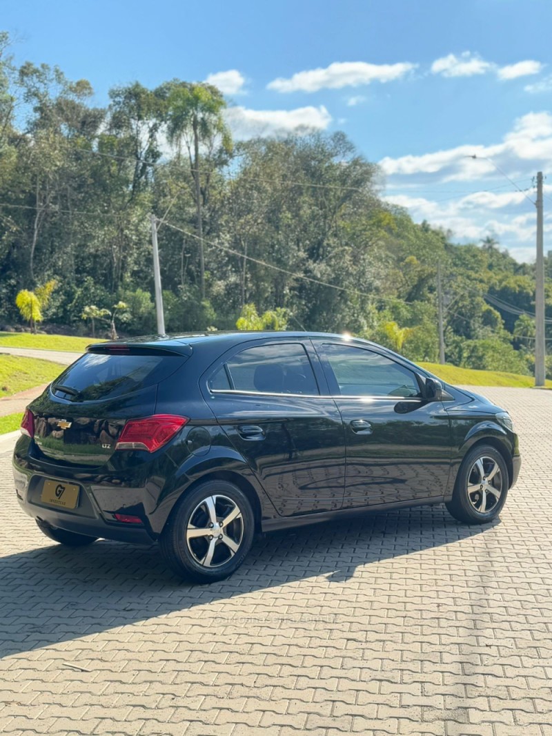 ONIX 1.4 MPFI LTZ 8V FLEX 4P AUTOMÁTICO - 2018 - IVOTI