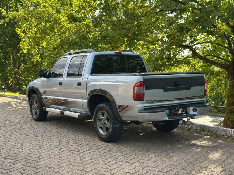 S10 2.4 MPFI RODEIO 4X2 CD 8V FLEX 4P MANUAL - 2011 - DOIS IRMãOS