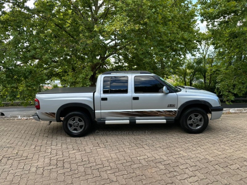 S10 2.4 MPFI RODEIO 4X2 CD 8V FLEX 4P MANUAL - 2011 - DOIS IRMãOS