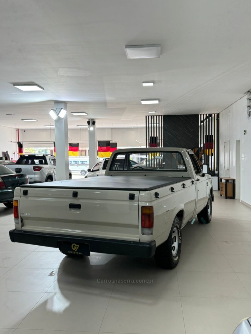 D20 4.0 CUSTOM DE LUXE CS 8V TURBO DIESEL 2P MANUAL - 1986 - IVOTI