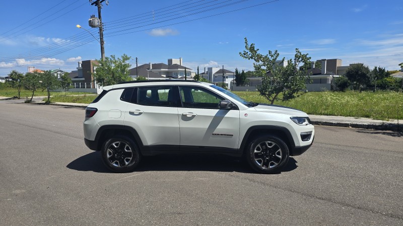 COMPASS 2.0 16V DIESEL TRAILHAWK 4X4 AUTOMÁTICO - 2017 - BENTO GONçALVES