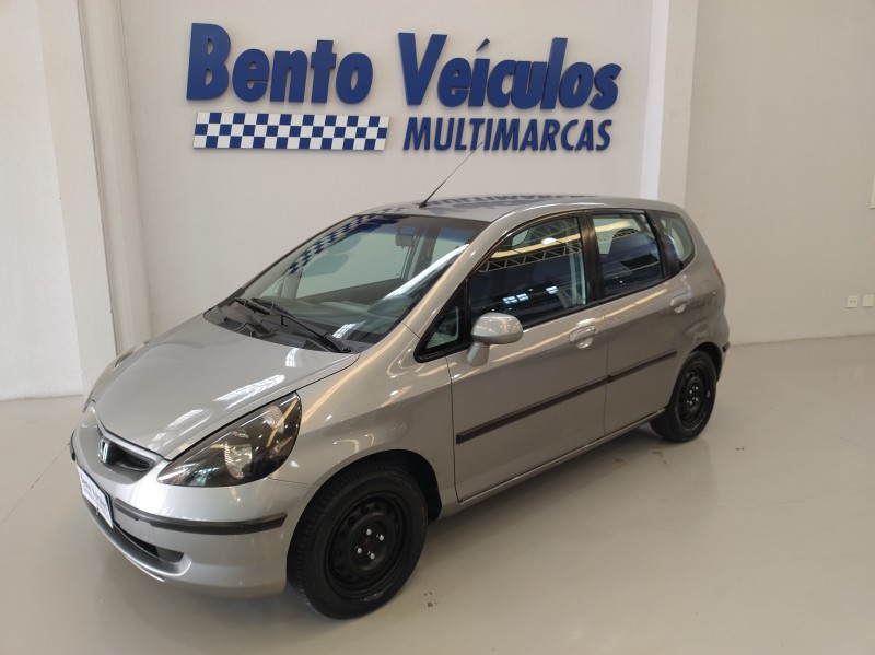 FIT 1.4 LX 8V GASOLINA 4P MANUAL - 2004 - BENTO GONçALVES