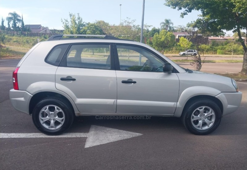 TUCSON 2.0 MPFI GL 16V 142CV 2WD GASOLINA 4P MANUAL - 2010 - BENTO GONçALVES