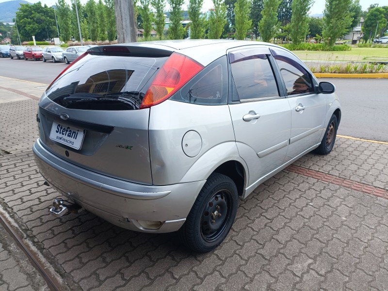 FOCUS 1.6 GL 8V FLEX 4P MANUAL - 2009 - BOM PRINCíPIO