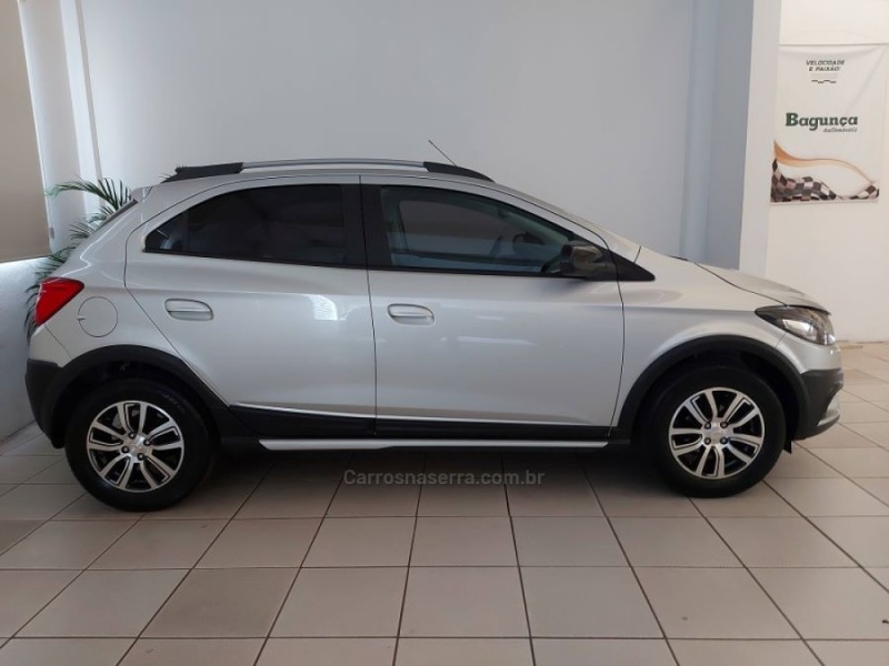 ONIX 1.4 MPFI ACTIV 8V FLEX 4P MANUAL - 2022 - NOVO HAMBURGO