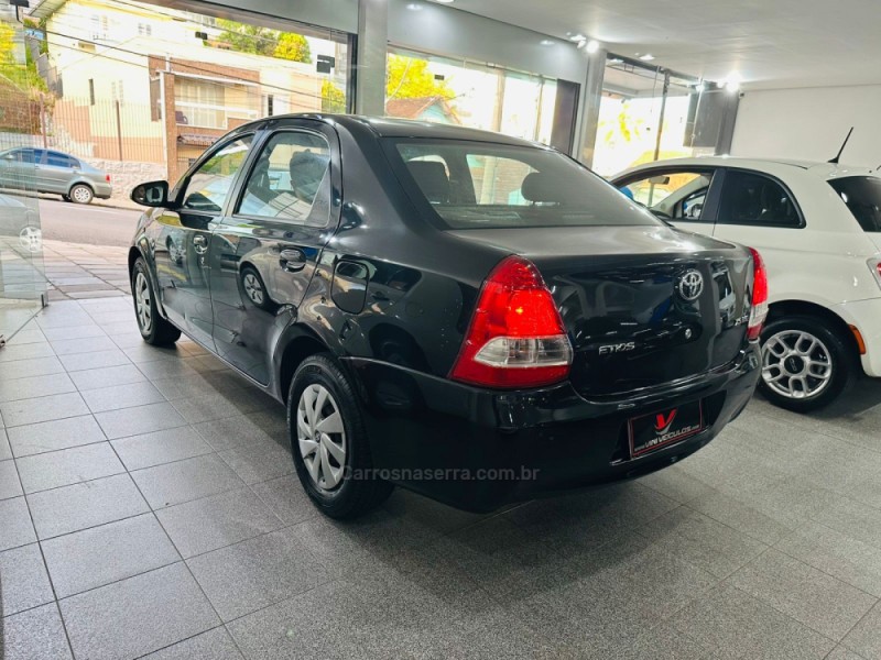 ETIOS 1.5 XS SEDAN 16V FLEX 4P MANUAL - 2014 - CAXIAS DO SUL