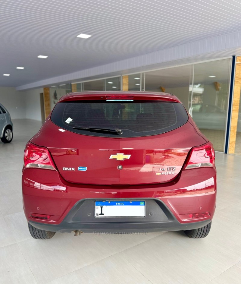 ONIX 1.4 MPFI LTZ 8V FLEX 4P MANUAL - 2018 - NOVA PRATA