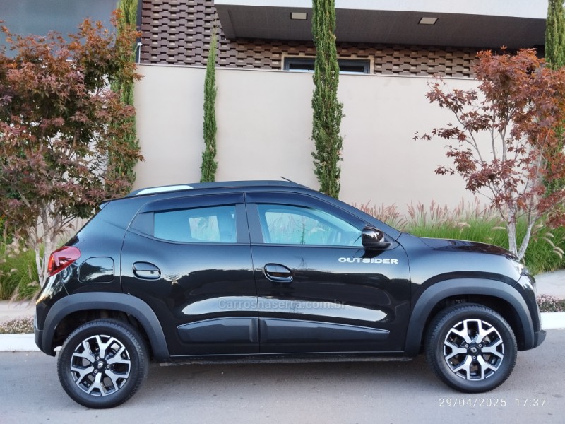 KWID 1.0 12V OUTSIDER FLEX 4P MANUAL - 2023 - FARROUPILHA