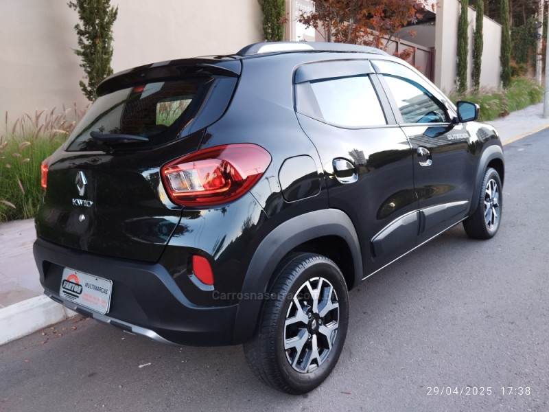 KWID 1.0 12V OUTSIDER FLEX 4P MANUAL - 2023 - FARROUPILHA