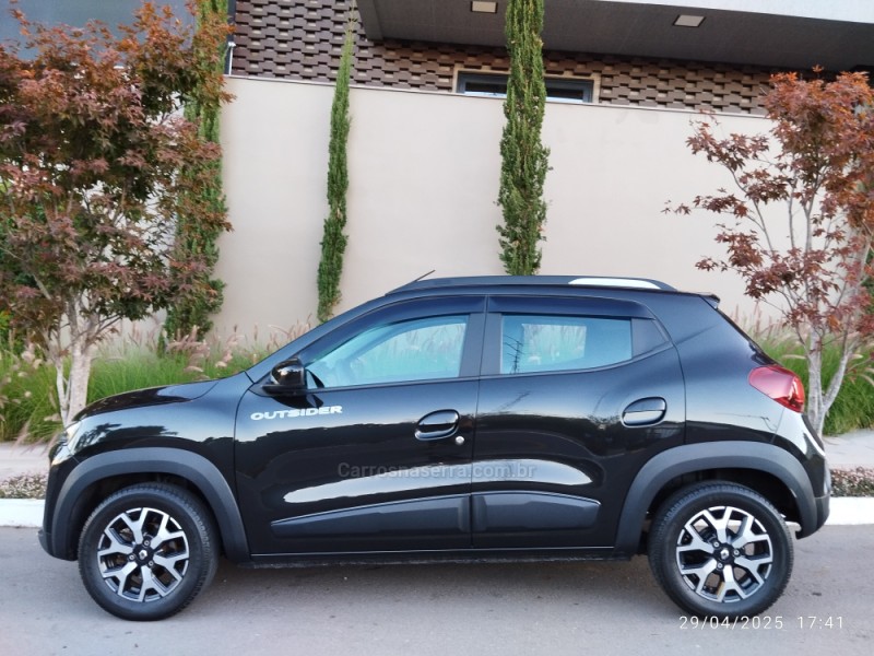 KWID 1.0 12V OUTSIDER FLEX 4P MANUAL - 2023 - FARROUPILHA