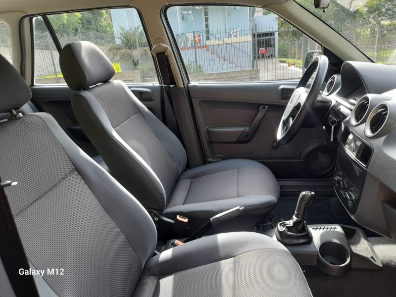 PARATI 1.6 MI 8V FLEX 4P MANUAL G.IV - 2011 - FARROUPILHA