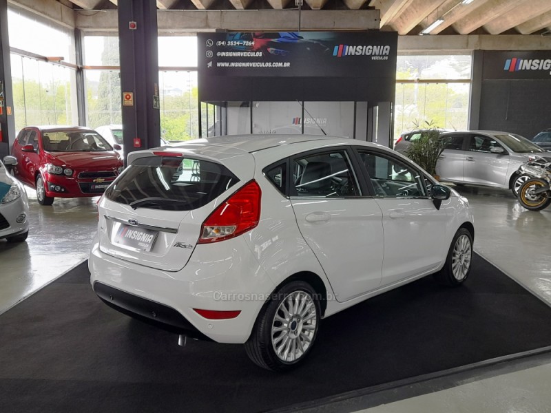 FIESTA 1.6 TITANIUM HATCH 16V FLEX 4P AUTOMÁTICO - 2015 - CAXIAS DO SUL