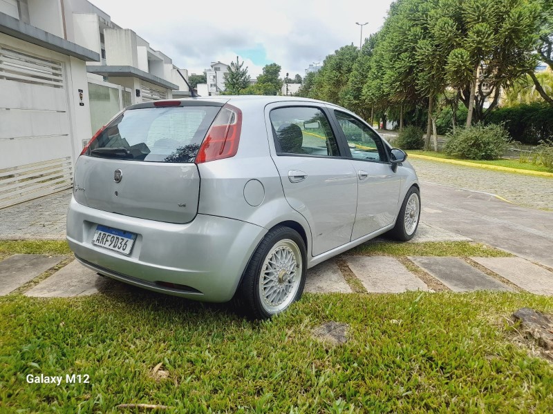 PUNTO 1.4 8V FLEX 4P MANUAL - 2009 - FARROUPILHA