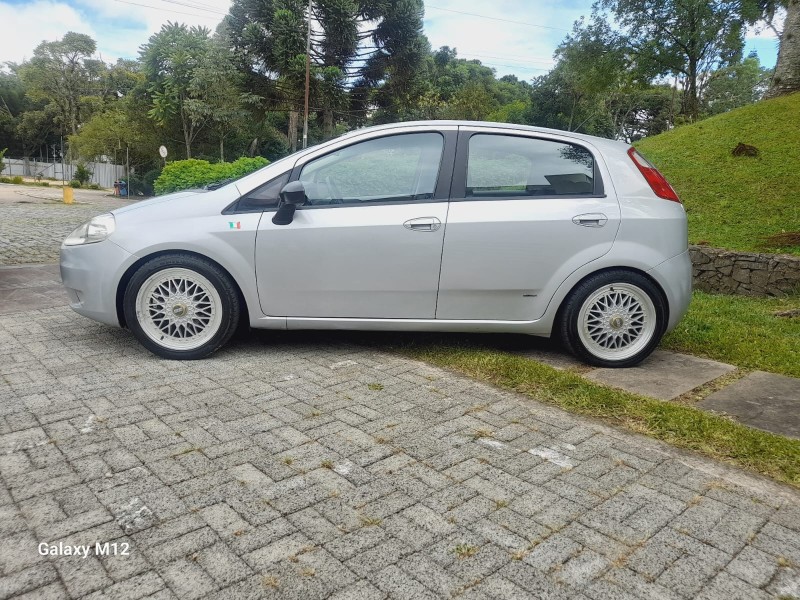 PUNTO 1.4 8V FLEX 4P MANUAL - 2009 - FARROUPILHA