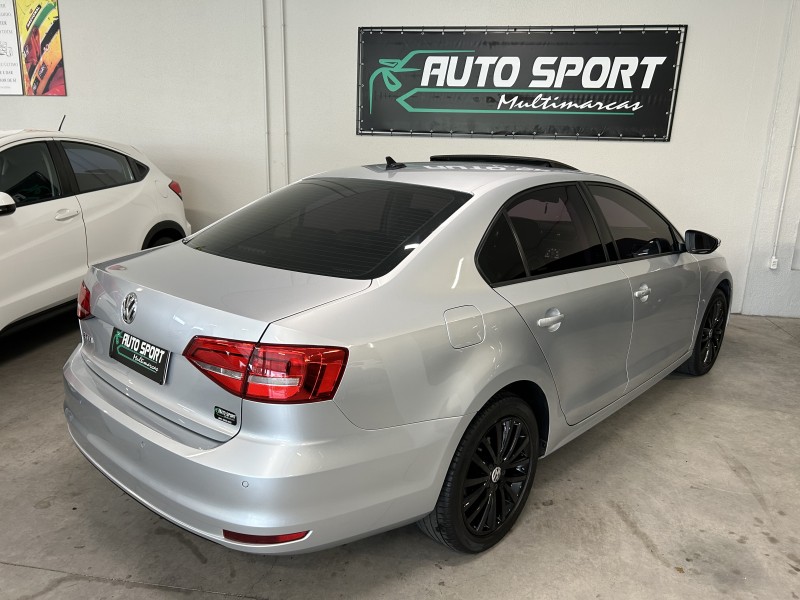 JETTA 2.0 COMFORTLINE FLEX 4P TIPTRONIC - 2015 - CAXIAS DO SUL