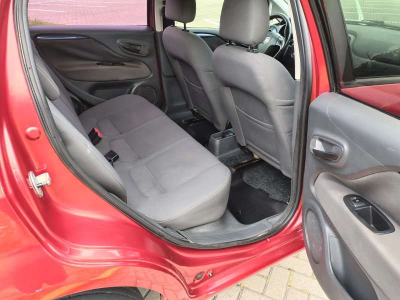 PUNTO 1.4 ATTRACTIVE 8V FLEX 4P MANUAL - 2013 - CAXIAS DO SUL