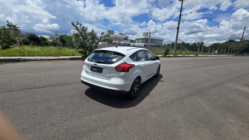 FOCUS 2.0 TITANIUM PLUS 16V FLEX 4P AUTOMÁTICO - 2016 - BENTO GONçALVES