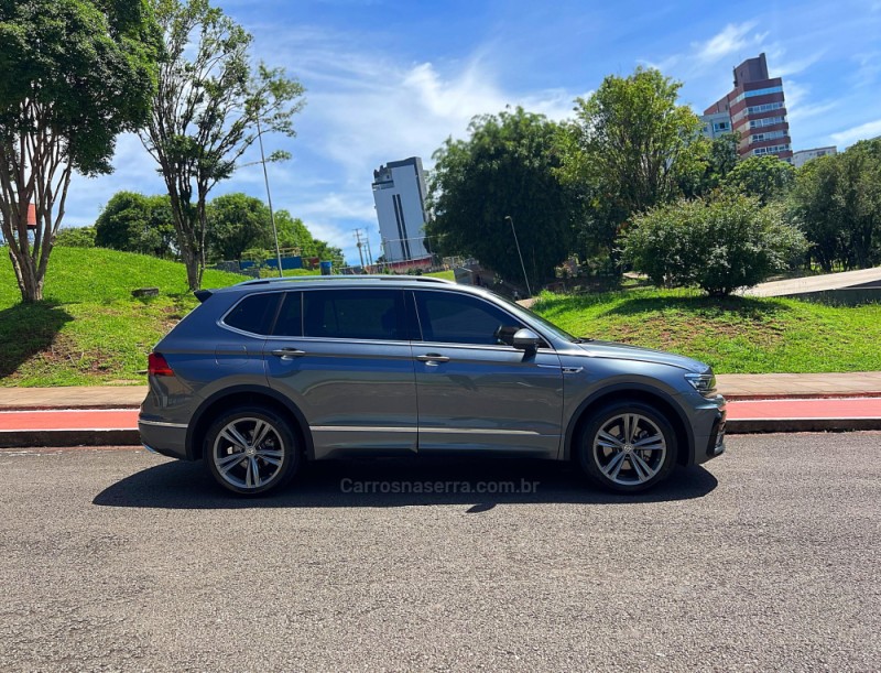 TIGUAN 2.0 ALLSPACE R-LINE 350 TSI 4X4 GASOLINA 4P - 2021 - PASSO FUNDO