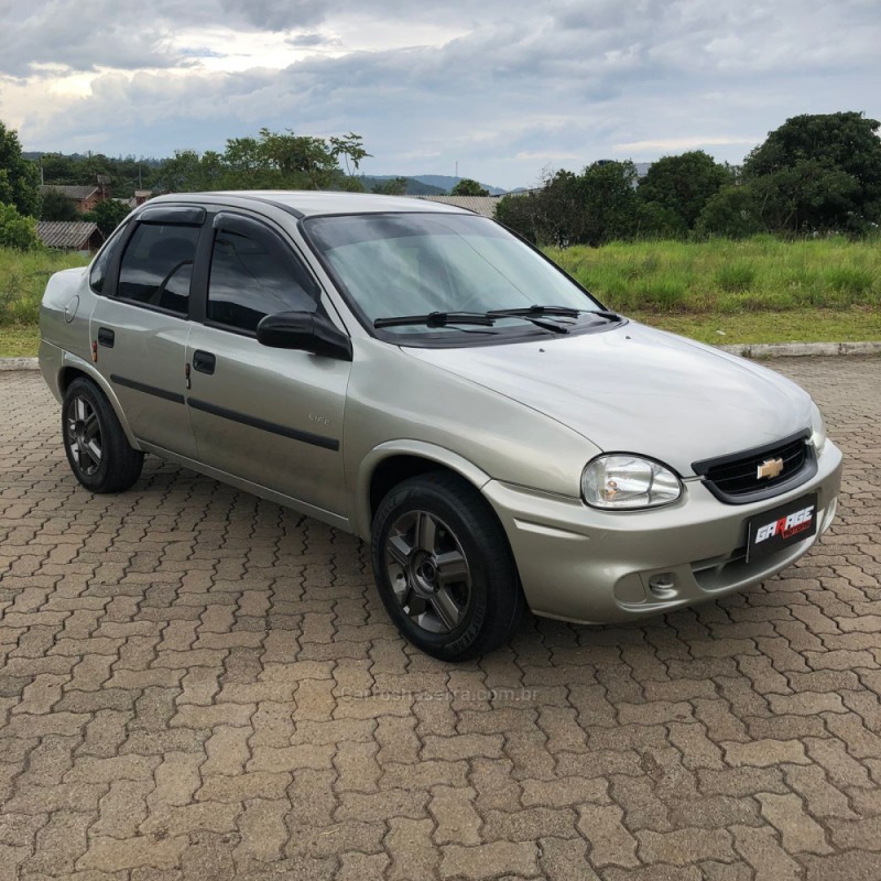 CLASSIC 1.0 MPFI LIFE 8V FLEX 4P MANUAL