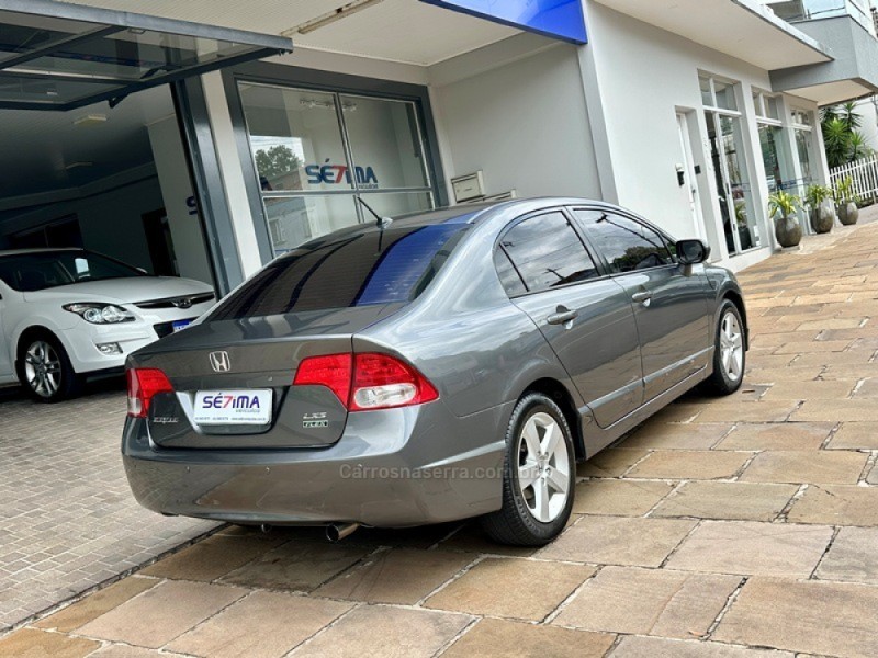 CIVIC 1.8 LXS 16V FLEX 4P MANUAL - 2009 - GUAPORé