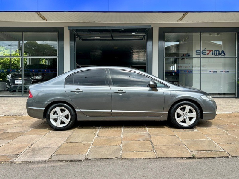 CIVIC 1.8 LXS 16V FLEX 4P MANUAL - 2009 - GUAPORé