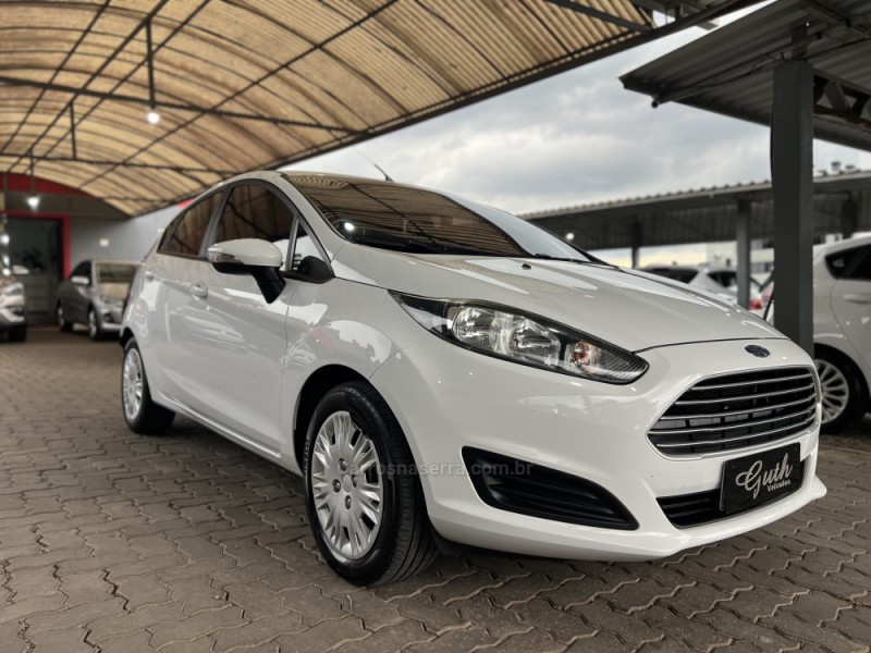 FIESTA 1.6 SE HATCH 16V FLEX 4P MANUAL - 2017 - BOM PRINCíPIO