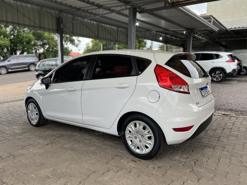 FIESTA 1.6 SE HATCH 16V FLEX 4P MANUAL - 2017 - BOM PRINCíPIO