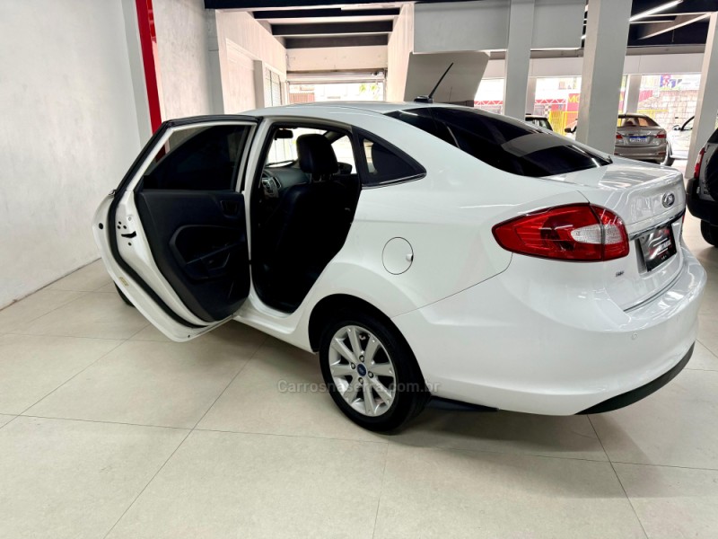 FIESTA 1.6 SE SEDAN 16V FLEX 4P MANUAL - 2012 - CAXIAS DO SUL