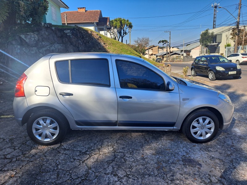 SANDERO 1.6 EXPRESSION 8V FLEX 4P MANUAL - 2011 - FARROUPILHA