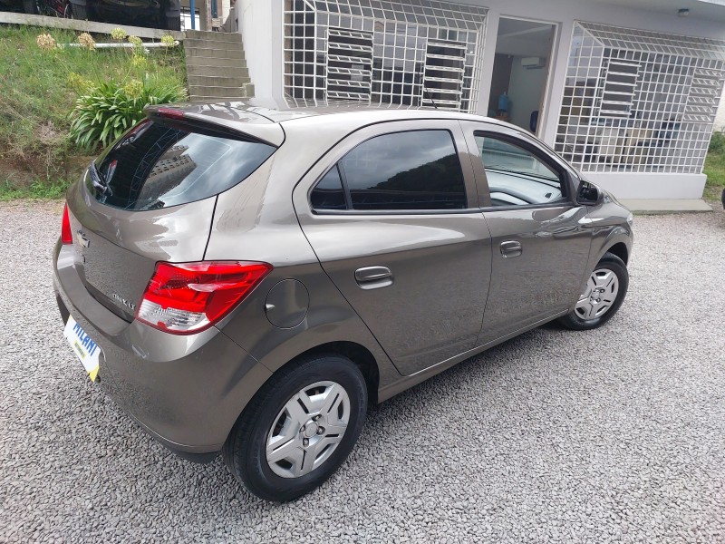 ONIX 1.0 MPFI LT 8V FLEX 4P MANUAL - 2014 - BENTO GONçALVES