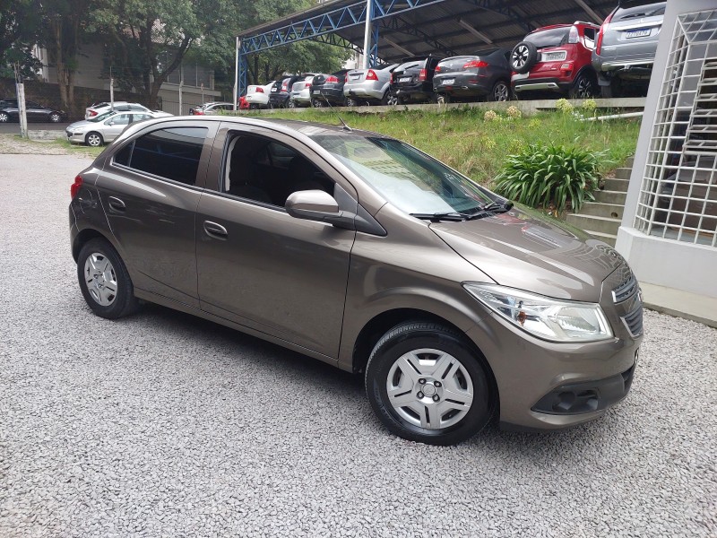 ONIX 1.0 MPFI LT 8V FLEX 4P MANUAL - 2014 - BENTO GONçALVES