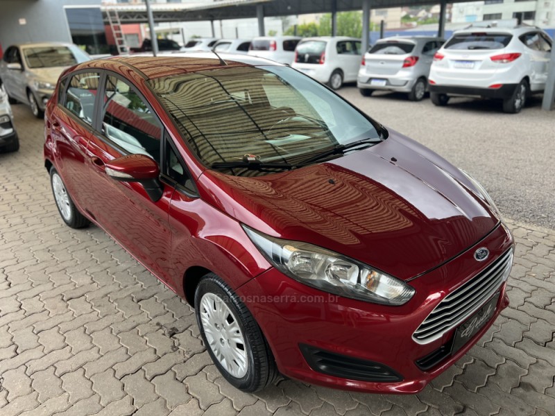 FIESTA 1.6 SE HATCH 16V FLEX 4P MANUAL - 2017 - BOM PRINCíPIO