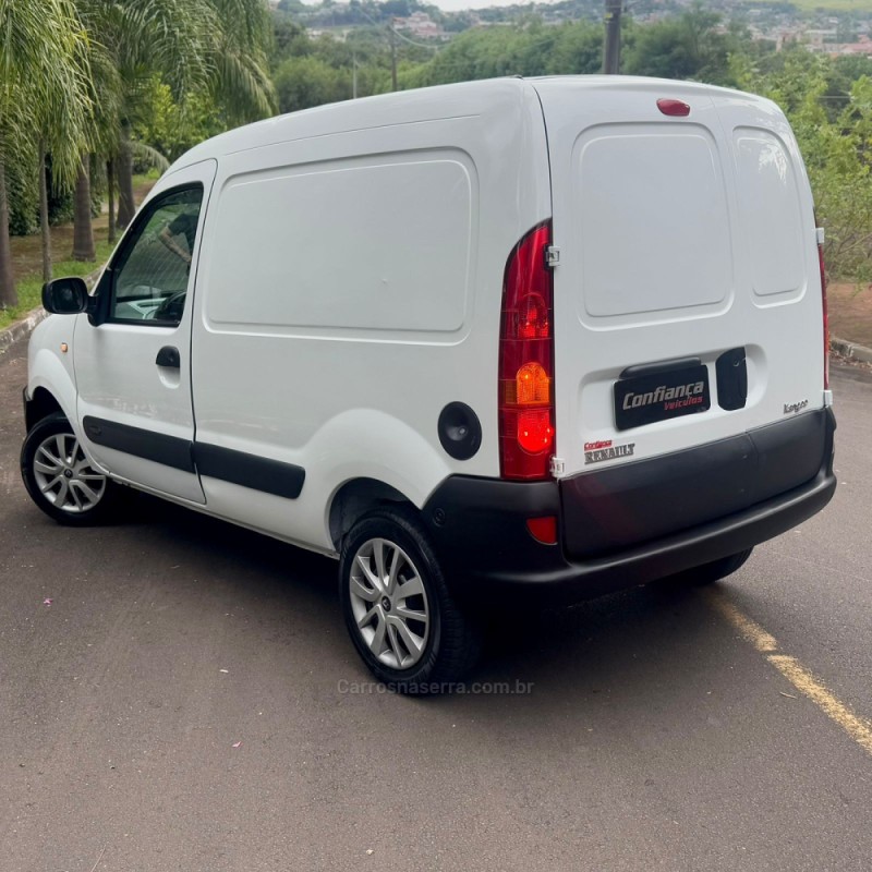 KANGOO 1.6 EXPRESS 16V FLEX 3P MANUAL - 2014 - CAMPO BOM