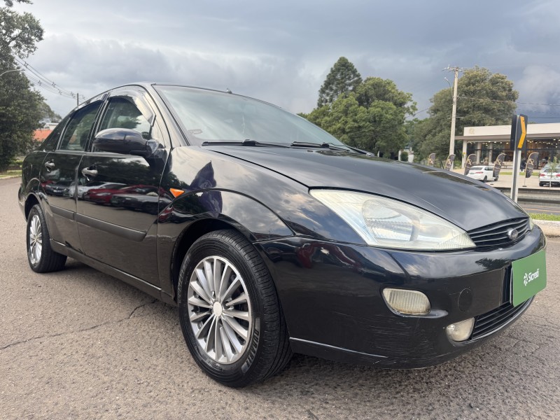 FOCUS 2.0 SEDAN 16V GASOLINA 4P MANUAL - 2001 - DOIS IRMãOS