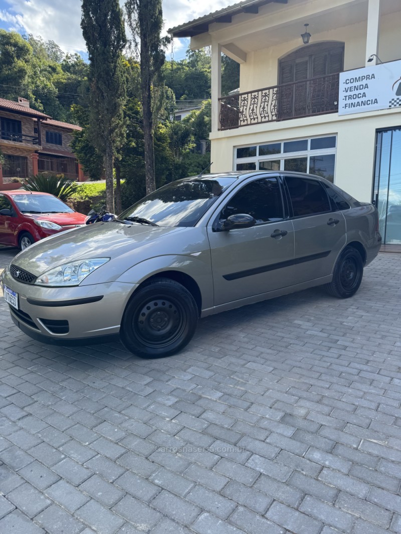 FOCUS 1.6 8V FLEX 4P MANUAL - 2008 - ENCANTADO