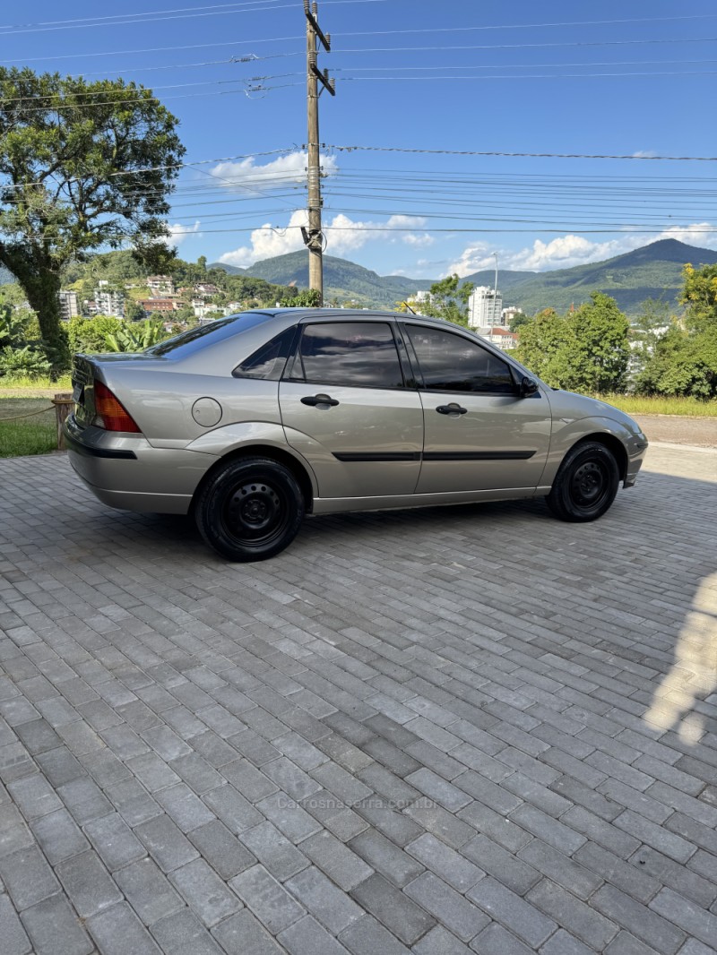 FOCUS 1.6 8V FLEX 4P MANUAL - 2008 - ENCANTADO