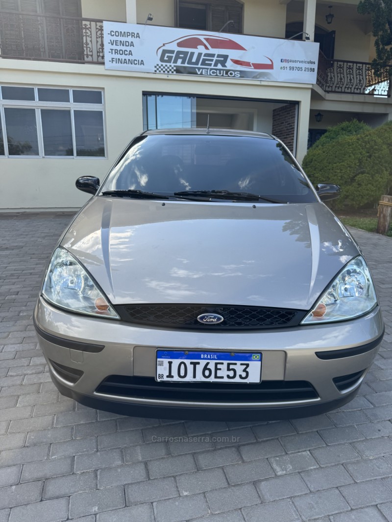 FOCUS 1.6 8V FLEX 4P MANUAL - 2008 - ENCANTADO