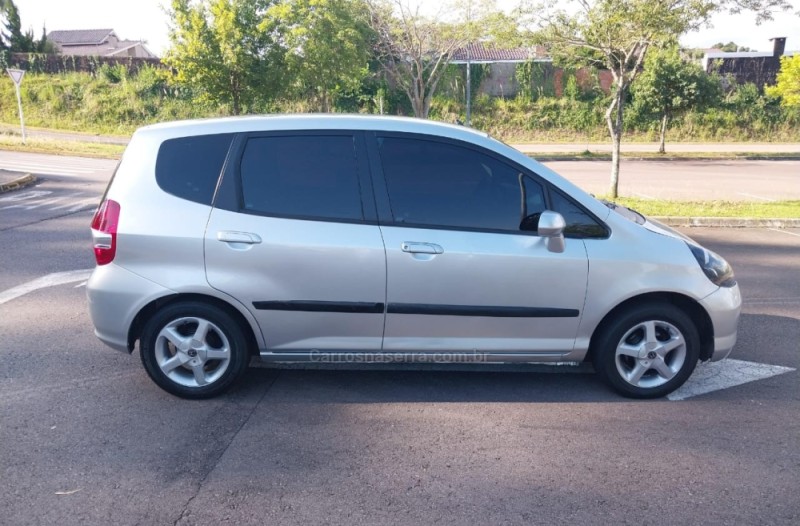 FIT 1.4 LX 8V GASOLINA 4P MANUAL - 2004 - BENTO GONçALVES