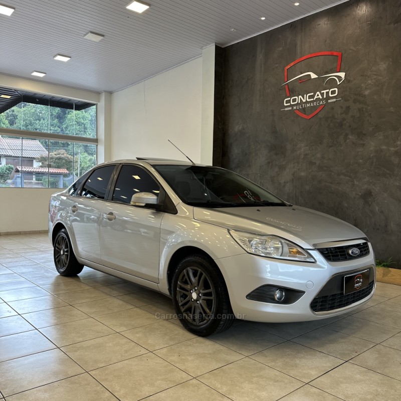 FOCUS 2.0 GHIA SEDAN 16V GASOLINA 4P AUTOMÁTICO - 2011 - FARROUPILHA