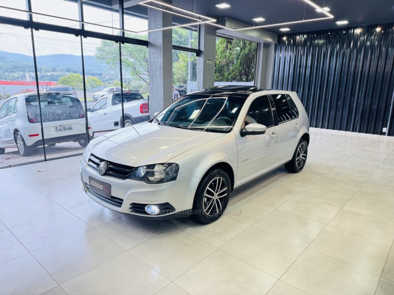 GOLF 1.6 MI SPORTLINE LIMITED EDITION 8V FLEX 4P MANUAL - 2013 - DOIS IRMãOS