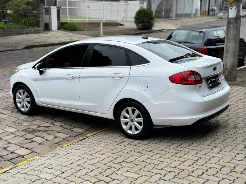 FIESTA 1.6 SE SEDAN 16V FLEX 4P MANUAL - 2013 - CAXIAS DO SUL