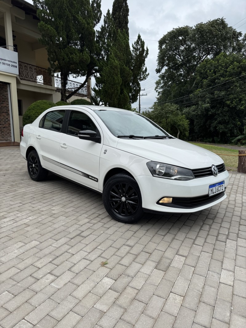 VOYAGE 1.0 MI SELEÇÃO 8V FLEX 4P MANUAL - 2014 - ENCANTADO