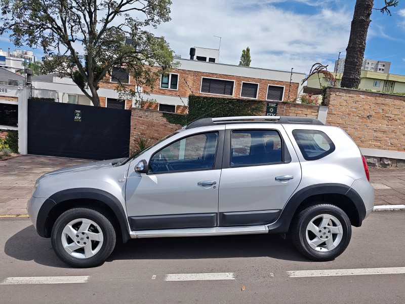 DUSTER 1.6 DYNAMIQUE 4X2 16V FLEX 4P MANUAL - 2014 - FARROUPILHA