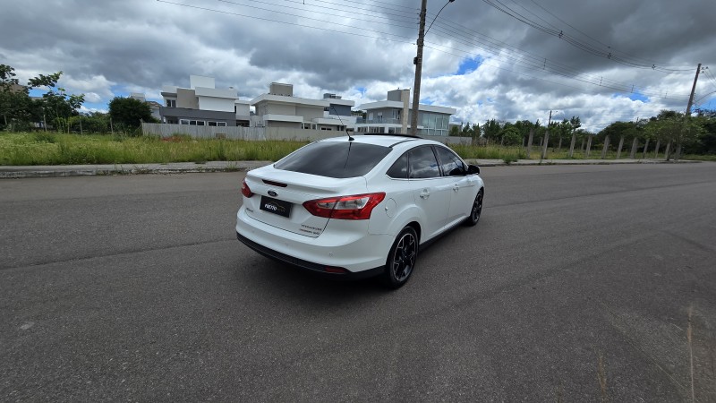 FOCUS 2.0 TITANIUM PLUS SEDAN 16V FLEX 4P AUTOMÁTICO - 2015 - BENTO GONçALVES