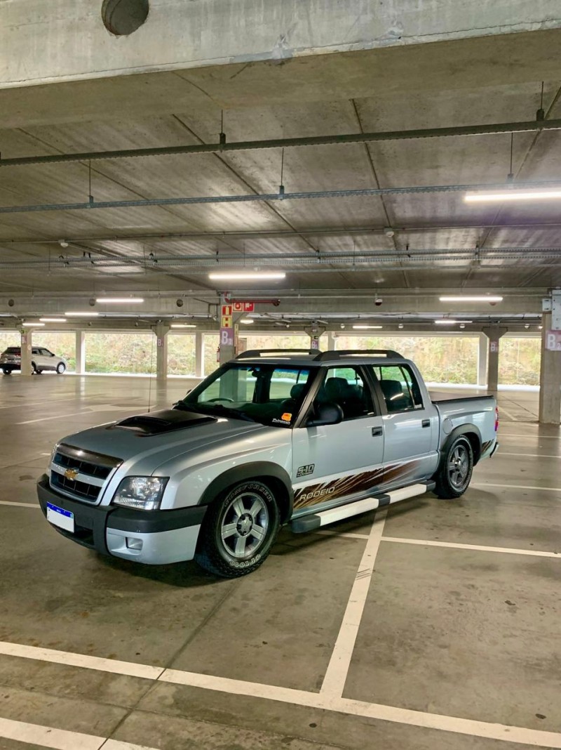 S10 2.4 MPFI RODEIO 4X2 CD 8V FLEX 4P MANUAL - 2011 - CAXIAS DO SUL