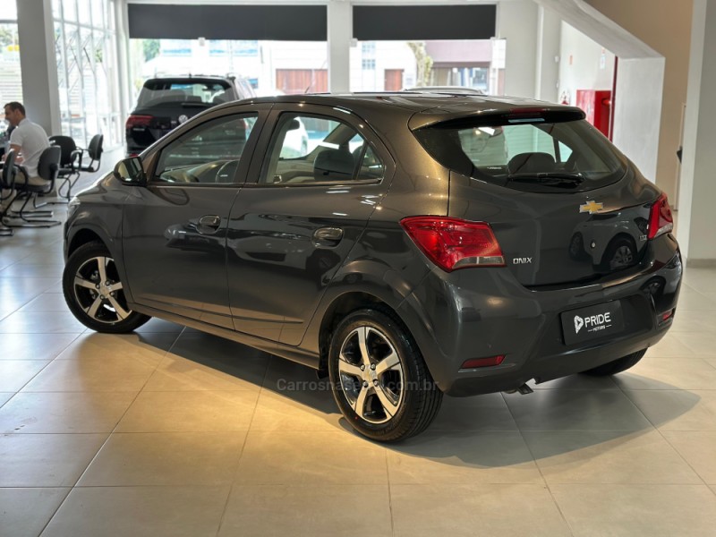 ONIX 1.4 MPFI LTZ 8V FLEX 4P MANUAL - 2018 - CAXIAS DO SUL