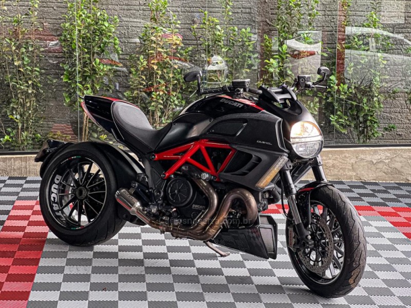 DIAVEL ABS - 2013 - CANELA