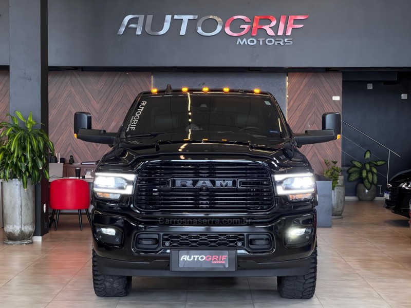 RAM 6.7 3500 LARAMIE 4X4 CD 6 CILINDROS TURBO DIESEL 4P AUTOMÁTICO - 2022 - CAMPO BOM