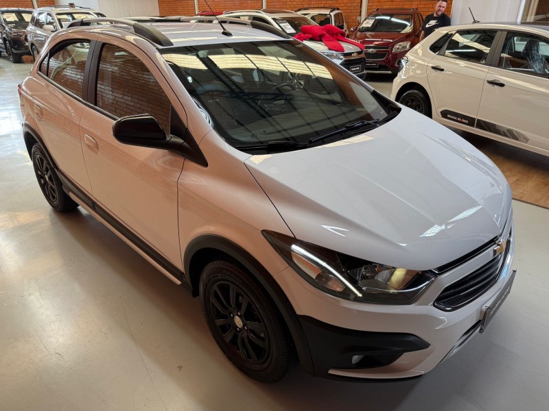 ONIX 1.4 MPFI ACTIV 8V FLEX 4P MANUAL - 2018 - BENTO GONçALVES